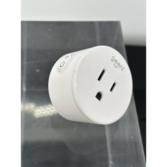 One Geeni DOT Smart Wi-Fi Smart Outlet Plug - Picture 1 of 4